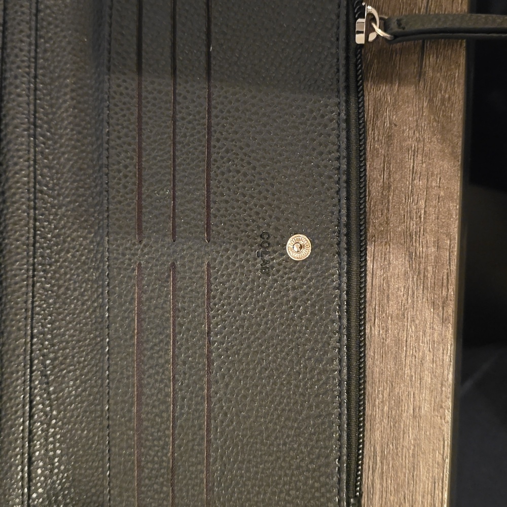 Black Textured Wallet - Picture 2 of 6
